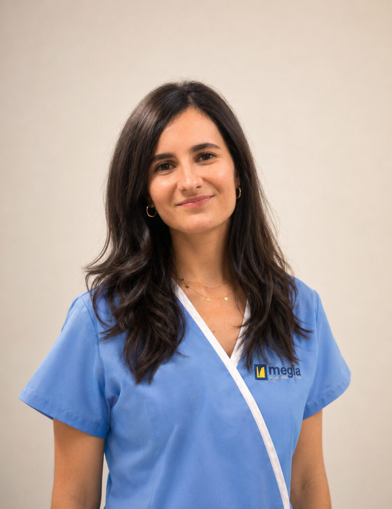 Dra. María Megía Cuervo, odontóloga y odontopediatra en Clínica Dental Doctores Megía, Santa Eugenia (Madrid)